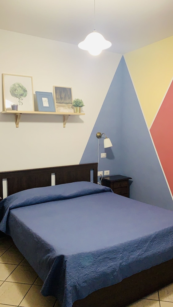 ROOM, SINGLE, DOUBLE BED