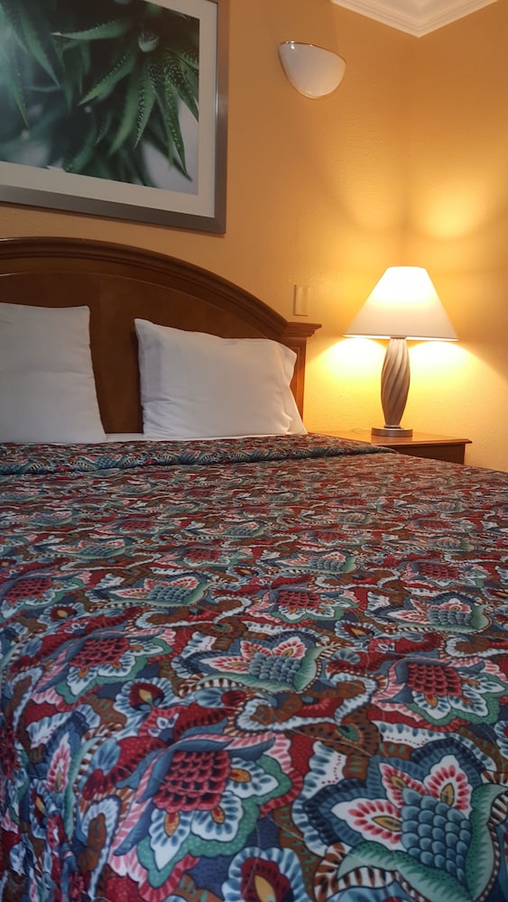 Flamingo Inn Long Beach 20/56