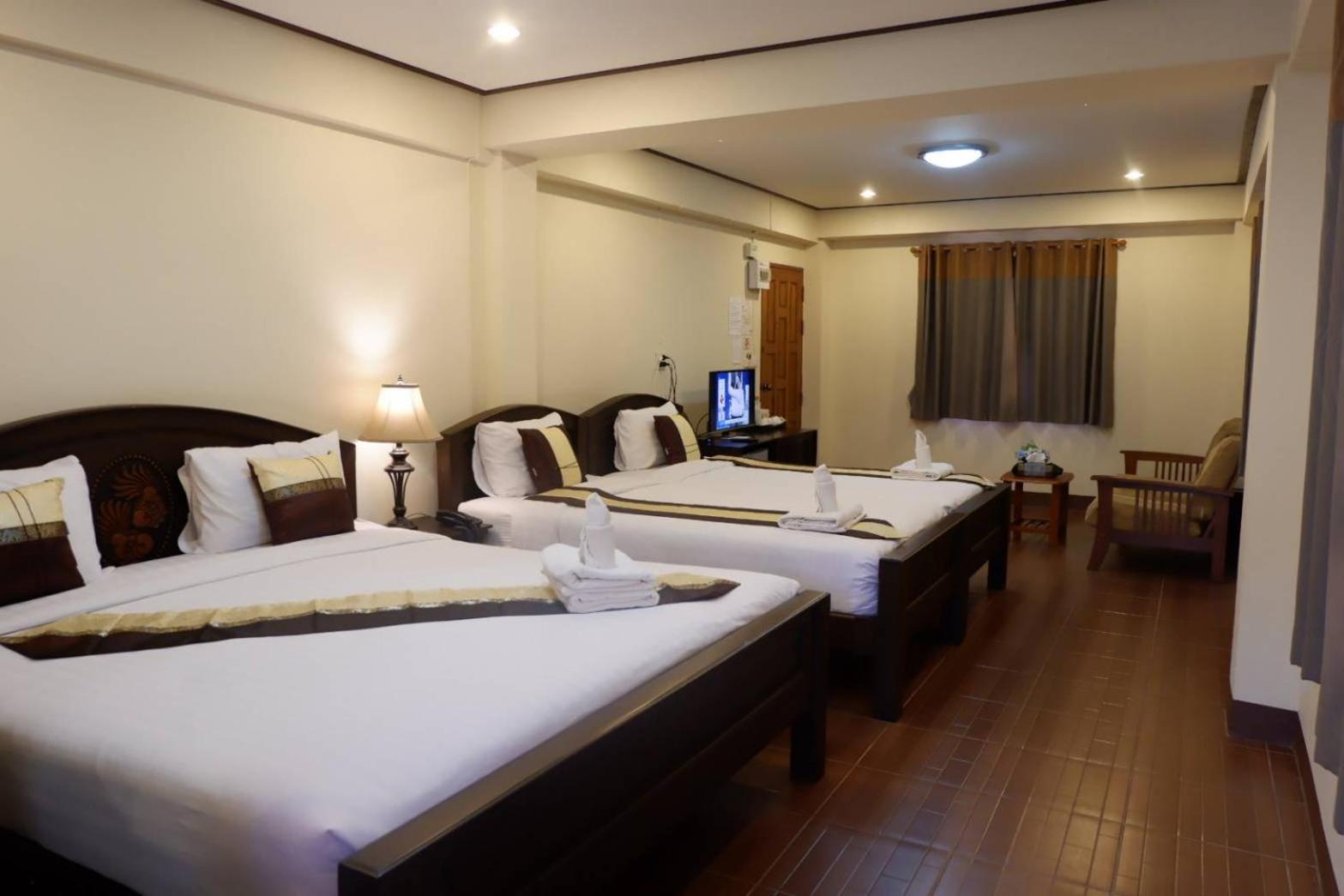 Nan Baankhun Hotel 16/58