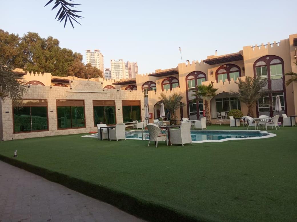 Corniche Palace Hotel 34/45