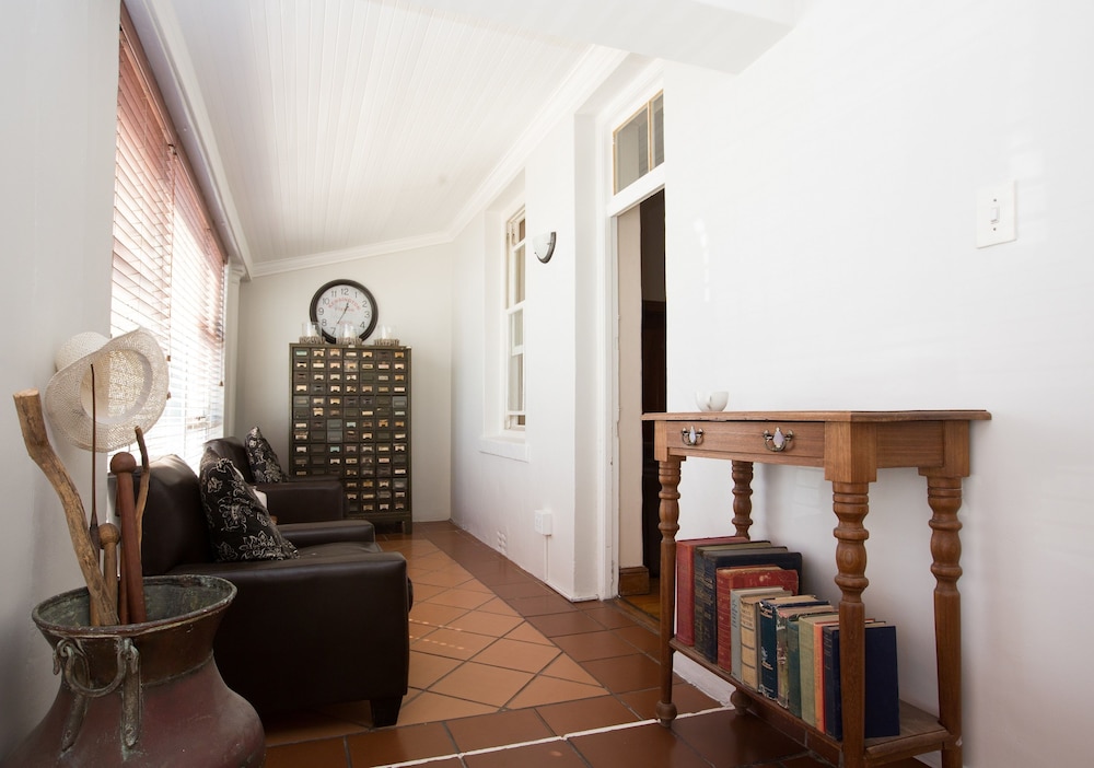 Loddeys Guesthouse 30/50