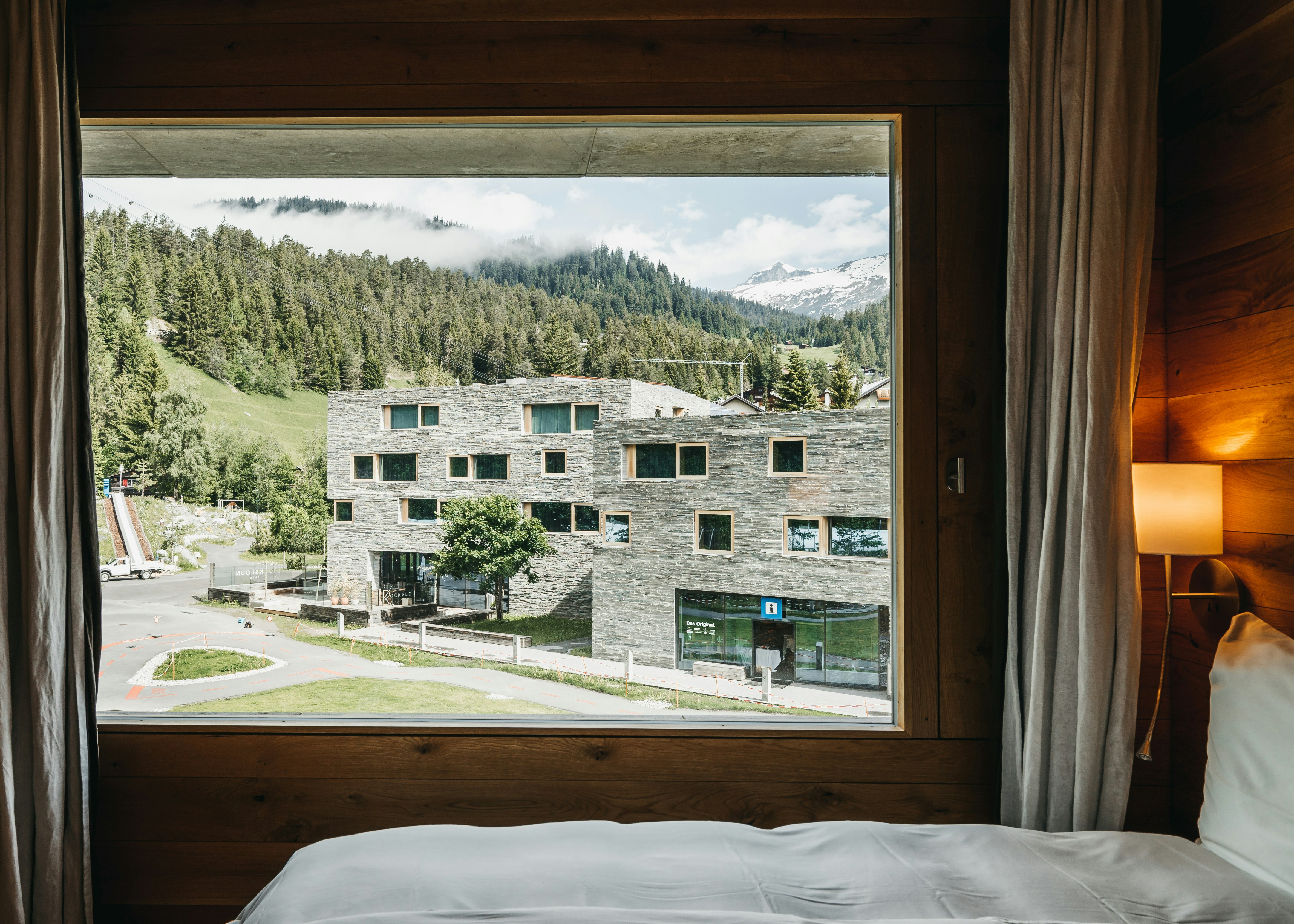 ROCKSRESORT 19/58
