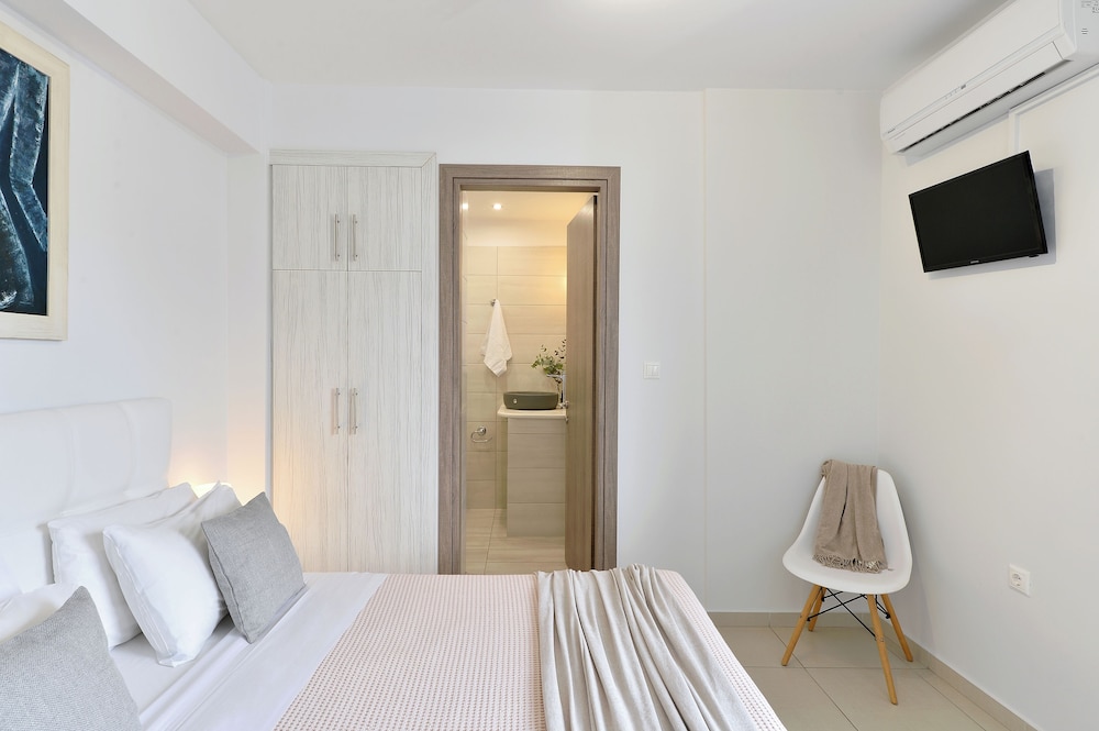 Alekos Apartments 7/50