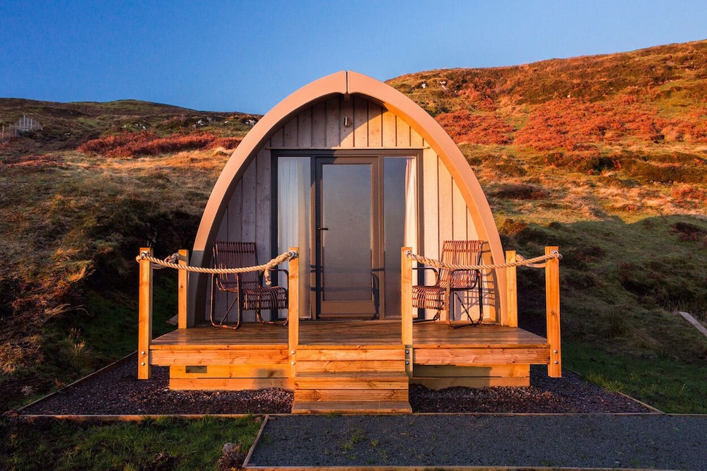 Bracken Hide Hotel 7/47
