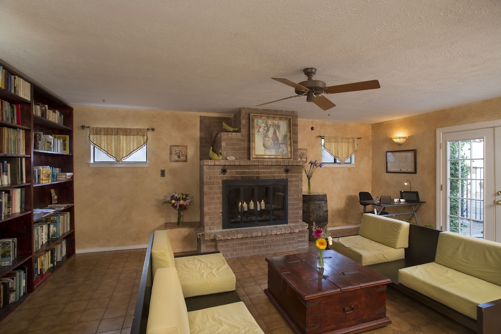 The Lakehouse Bed & Breakfast 18/46