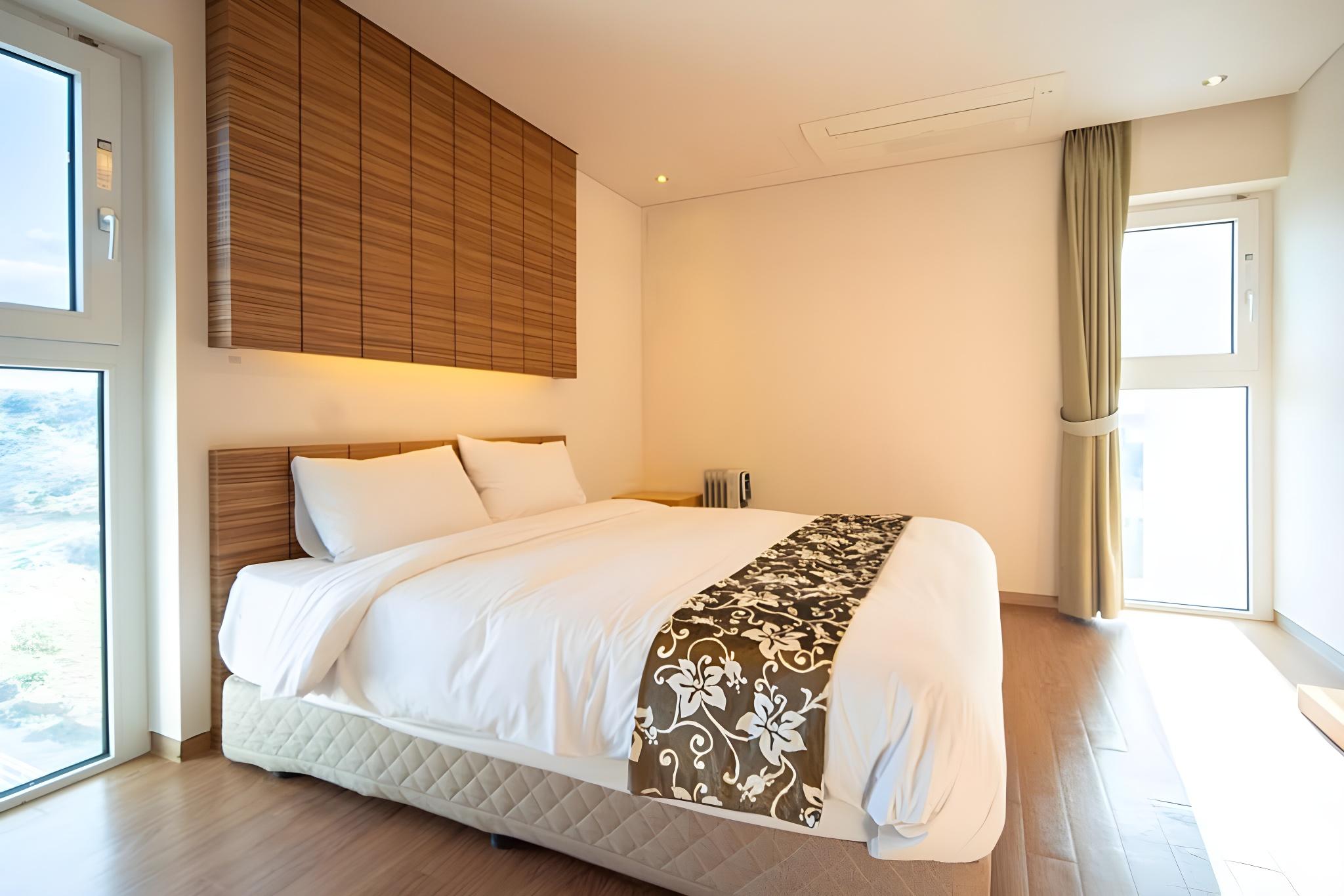 Spa, Suite, Corner