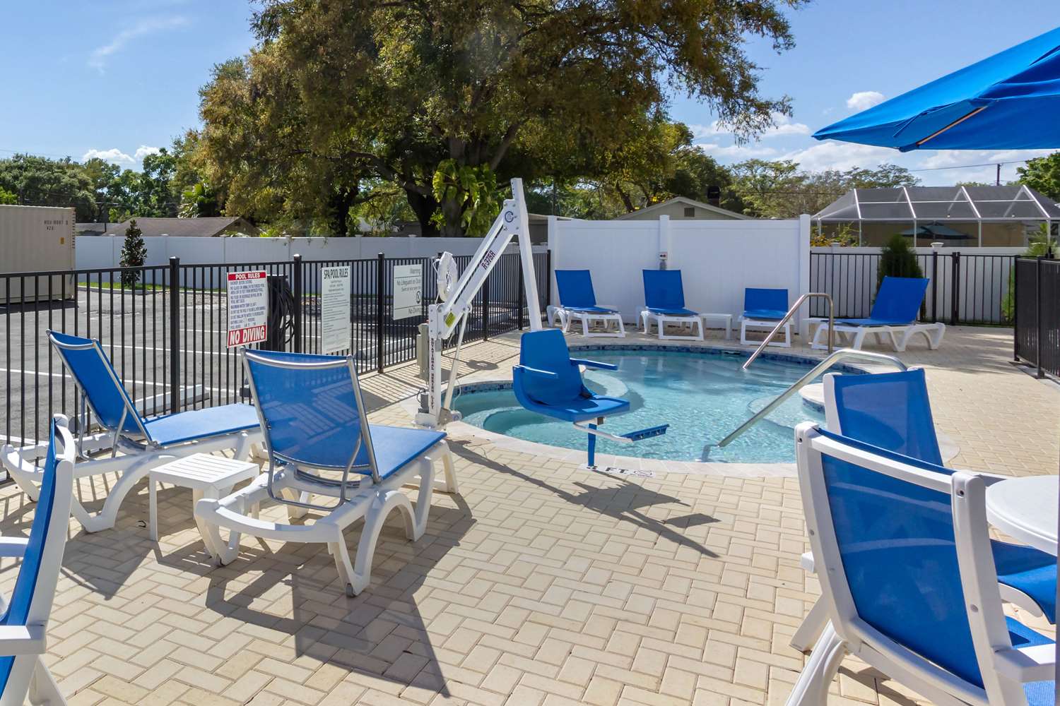 Sleep Inn & Suites Tampa South 41/42