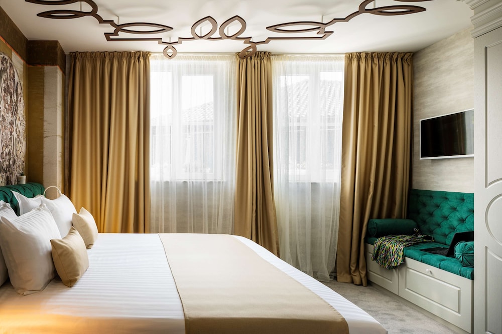 Hotel Gallery 37 29/58