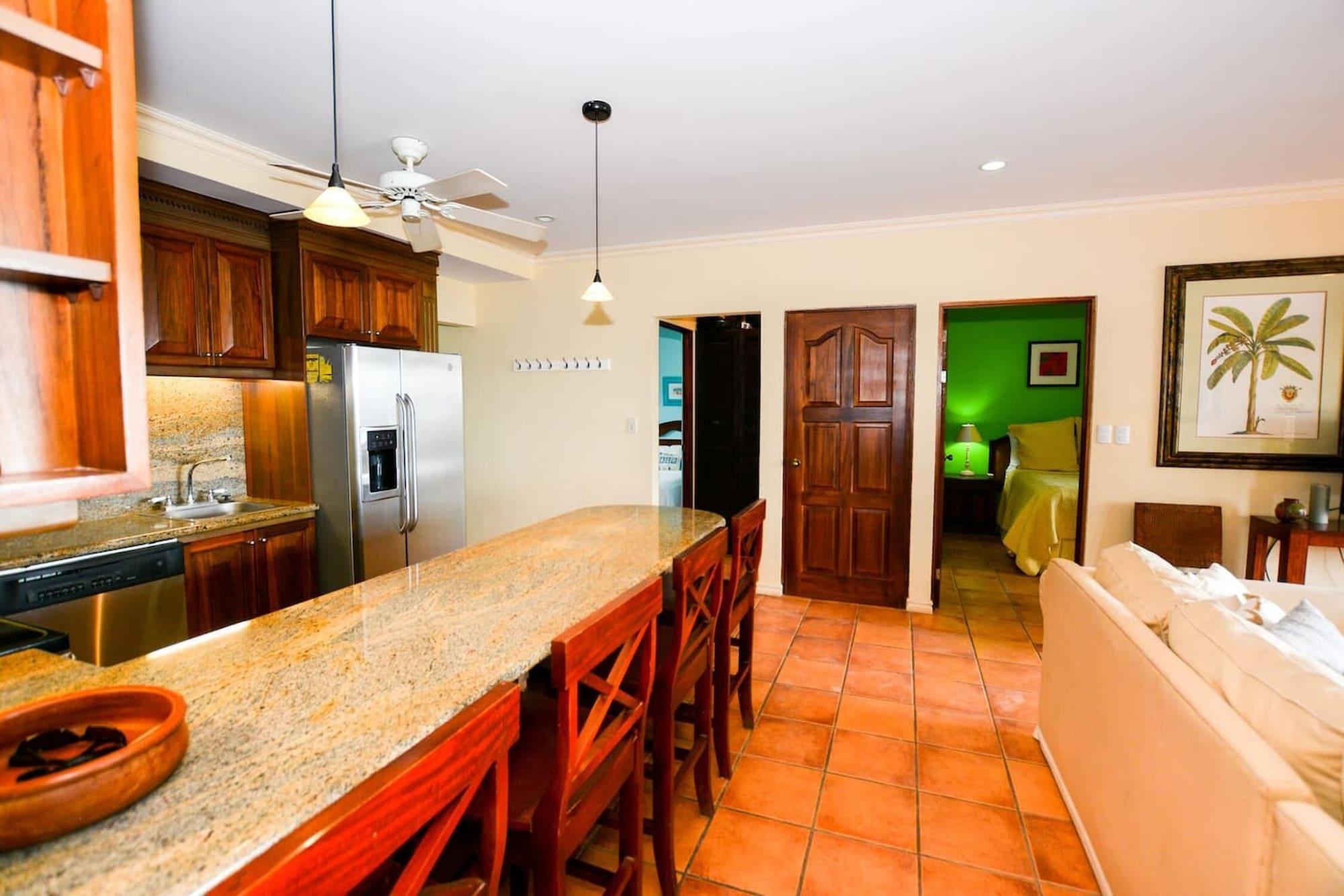 Spectacular - Spacious unit in Flamingo in front of the beach 19/34
