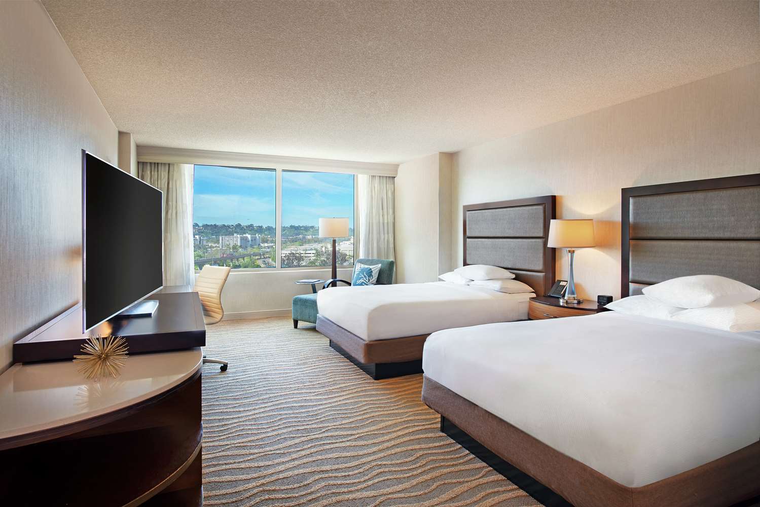 DELUXE, 2 QUEEN BEDS