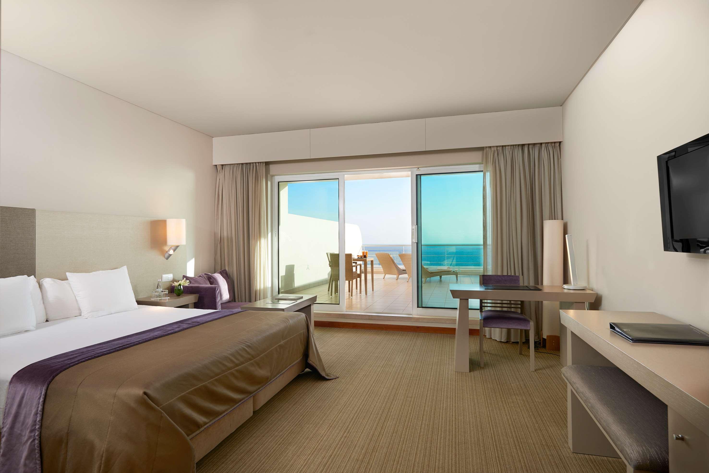 Executive, Suite