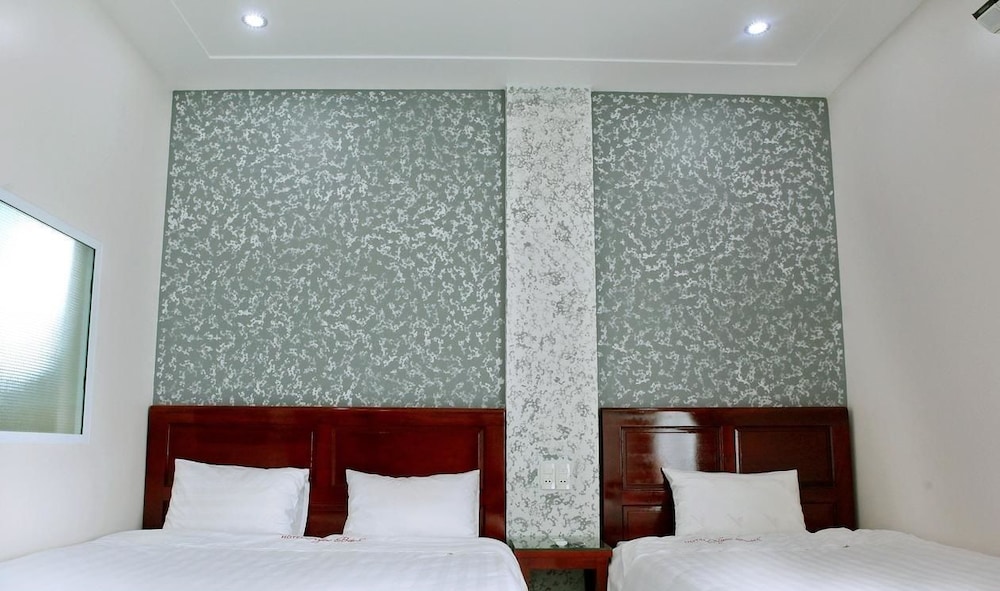 Ngoc Bach Hotel 9/18