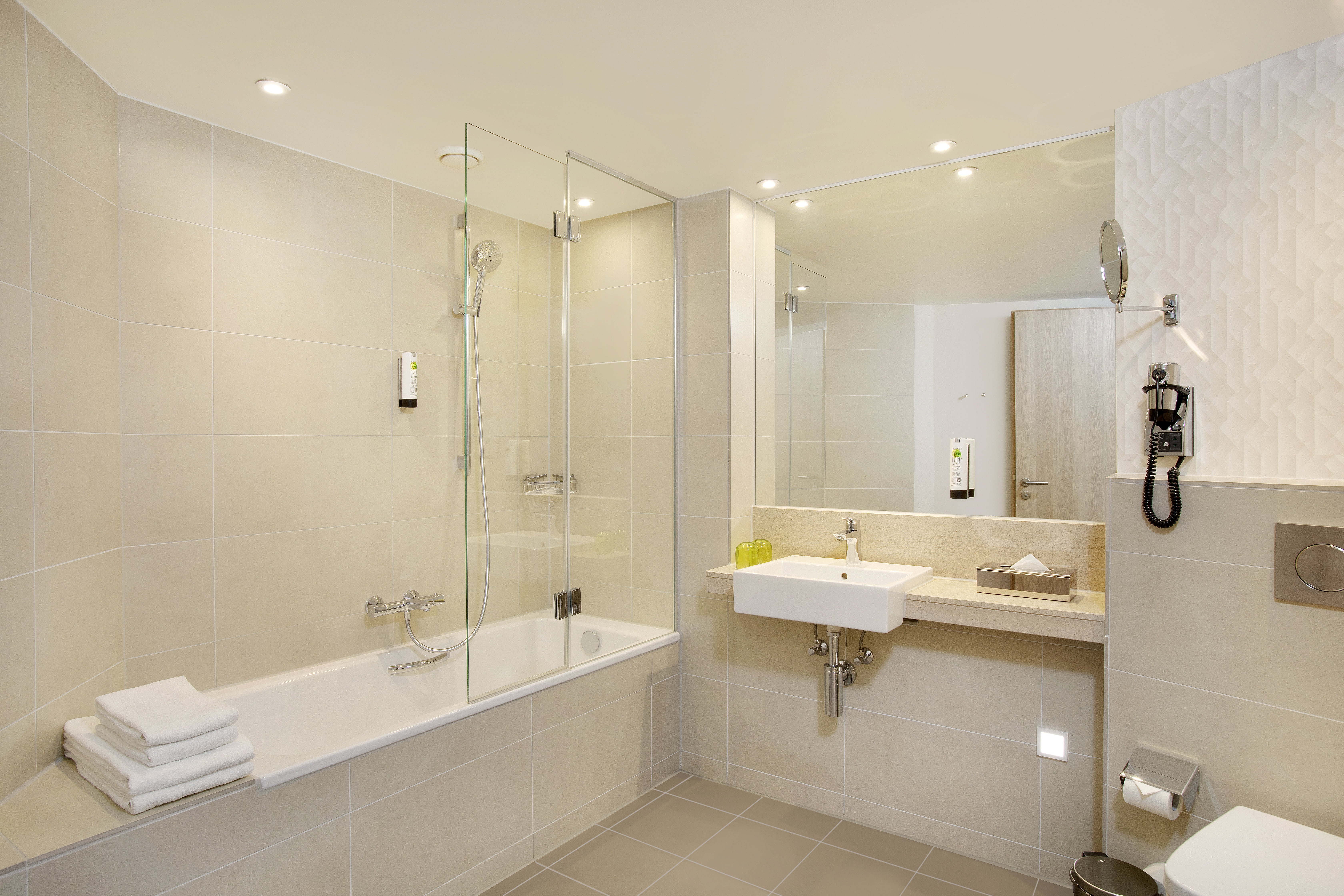 Holiday Inn Frankfurt Airport 74/75