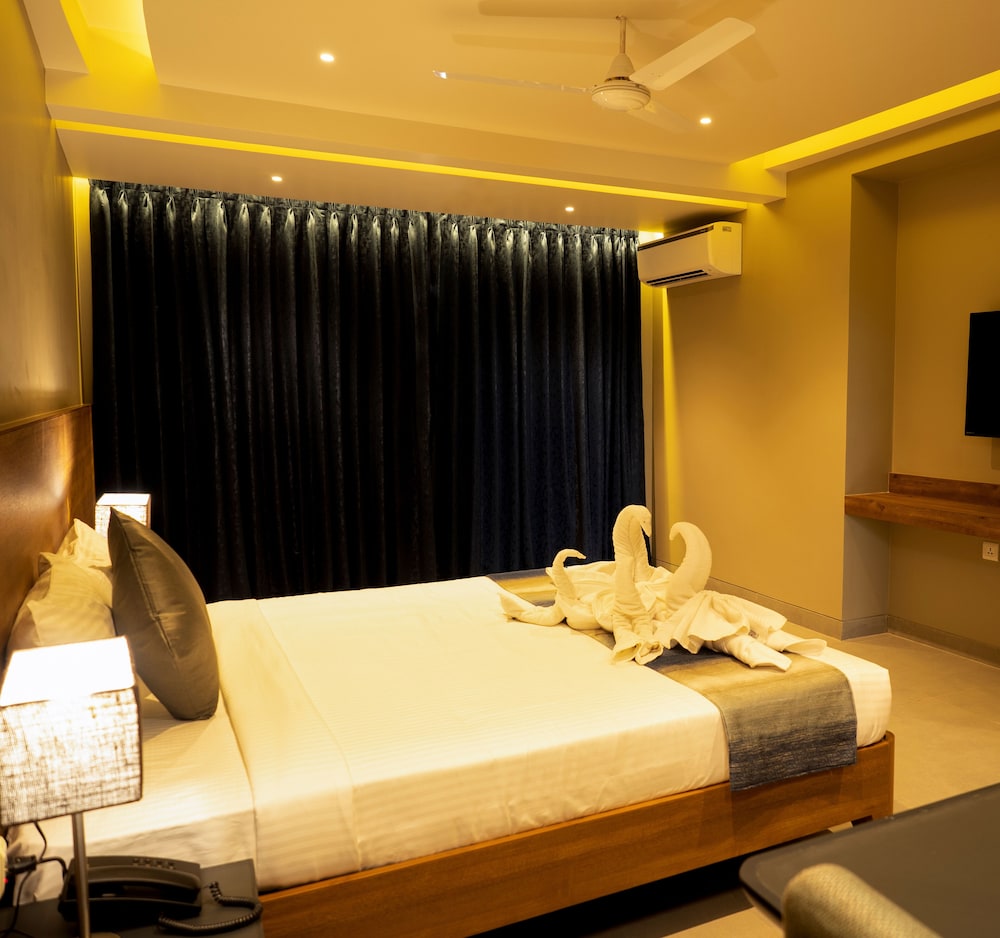 Cosmique Clarks Inn Suites Goa 25/48