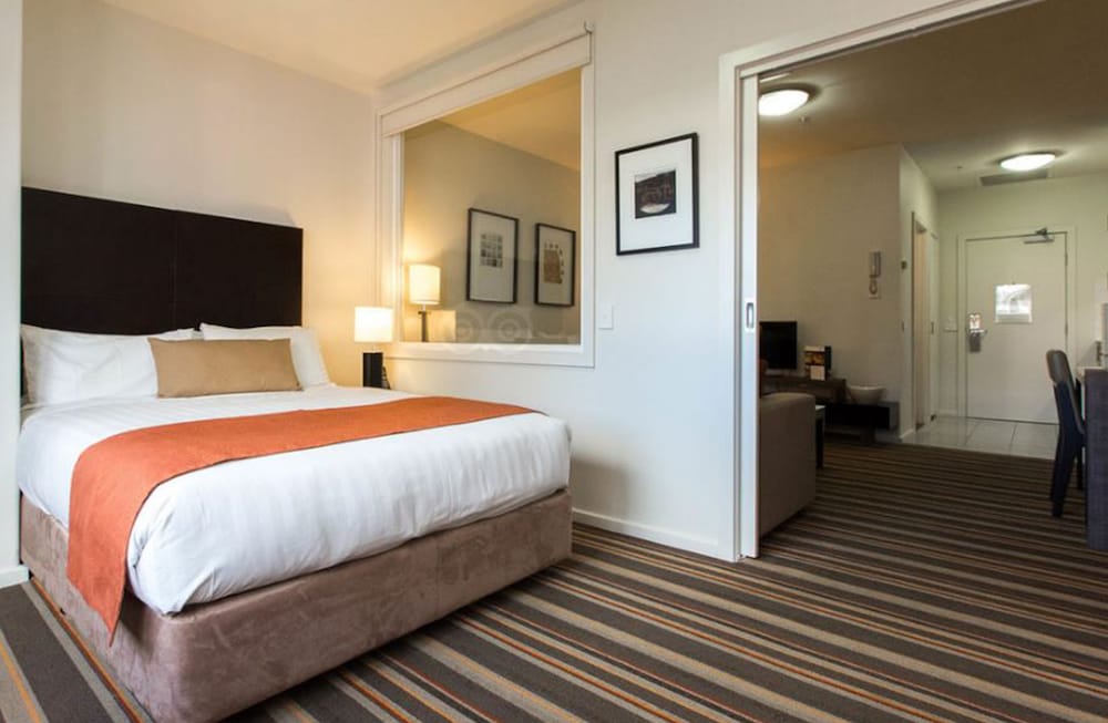 DELUXE, STUDIO, QUEEN BED