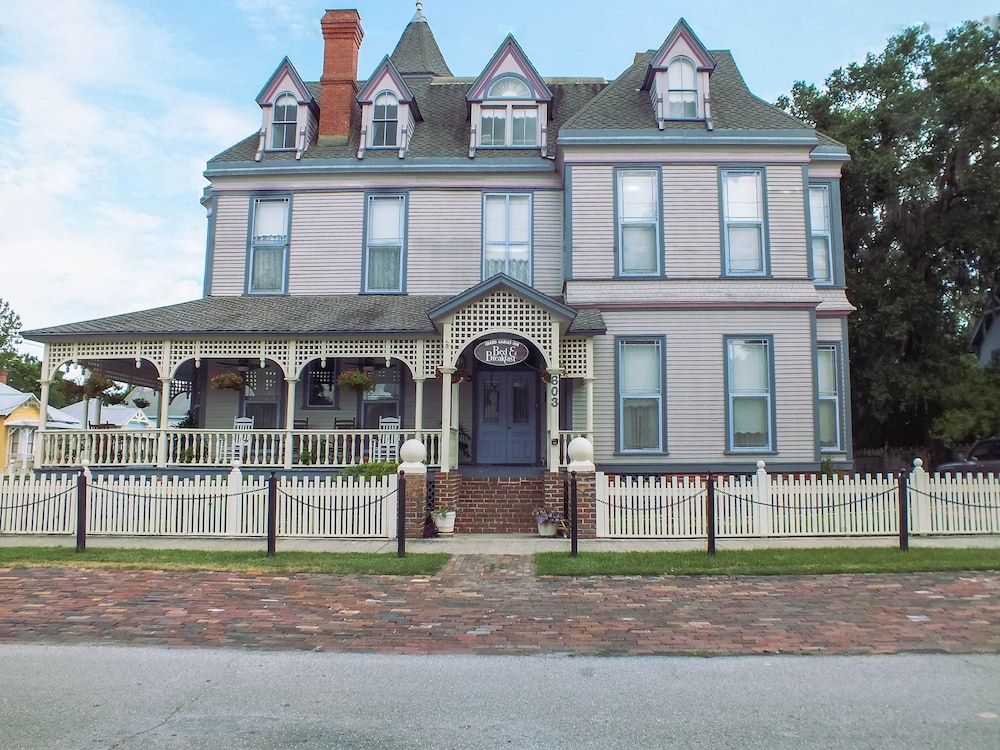 Grand Gables Inn Bed & Breakfast 7/38