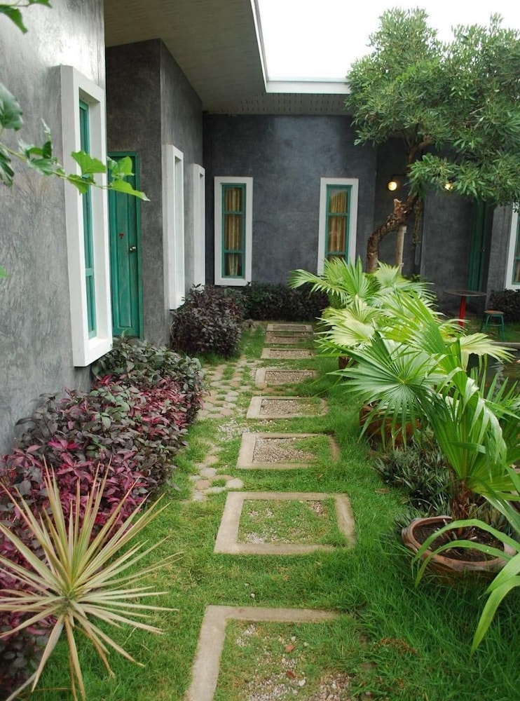 Chatchanan Resort 15/20