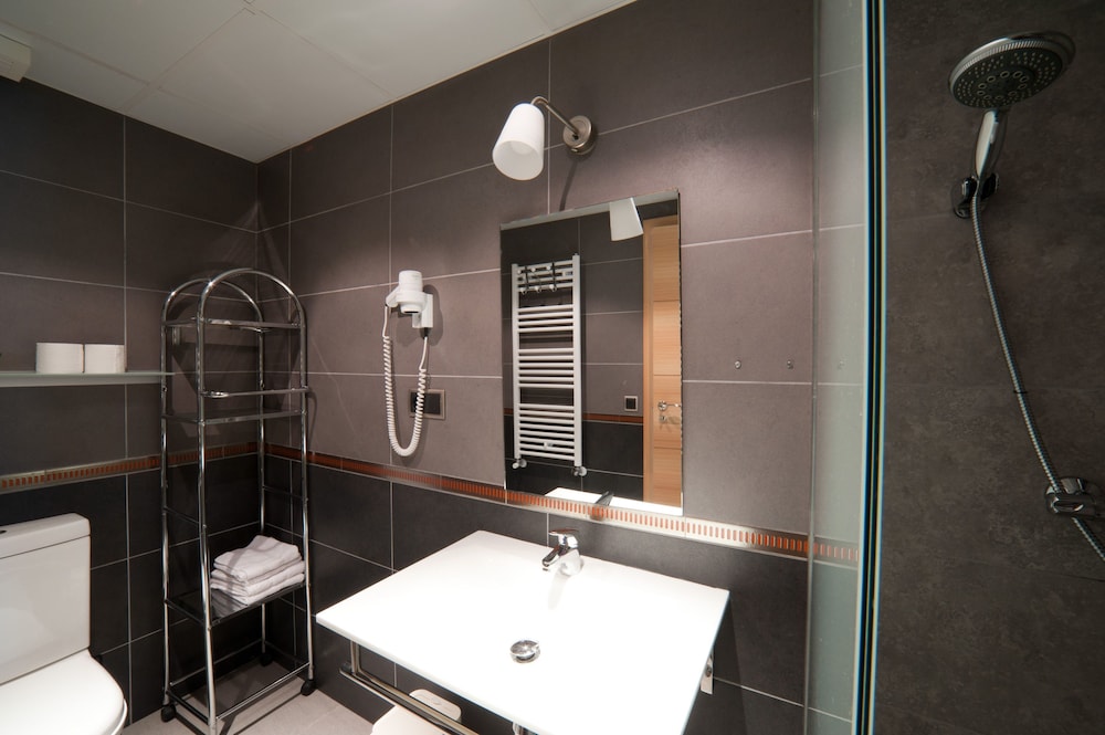 Olimpiades Aparthotel 33/66