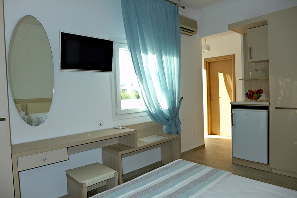 Amaryllis Beach Hotel 18/50