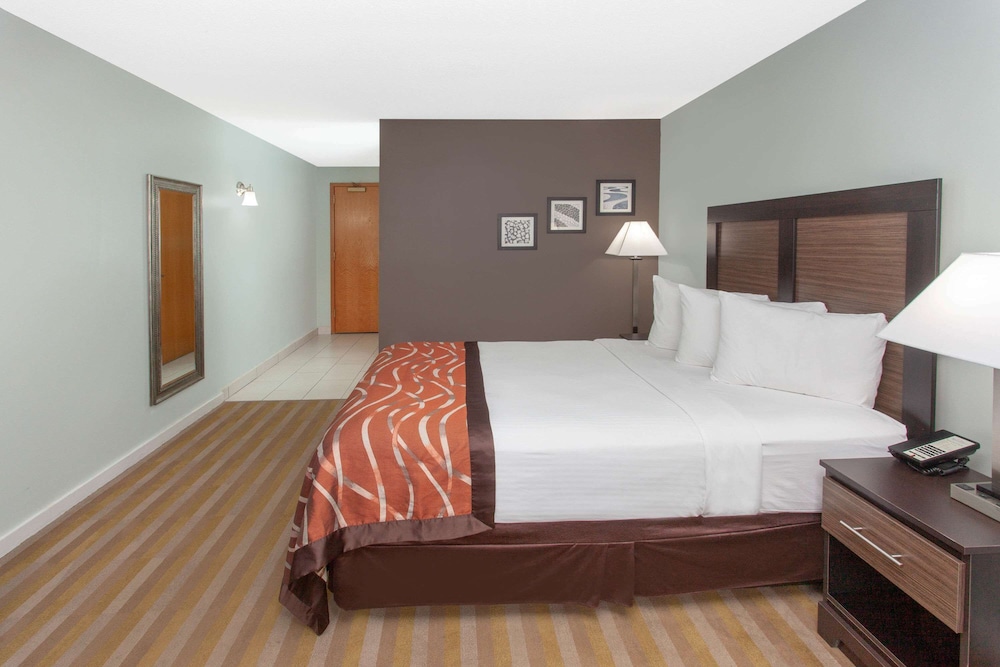 Baymont By Wyndham Grand Haven 12/39