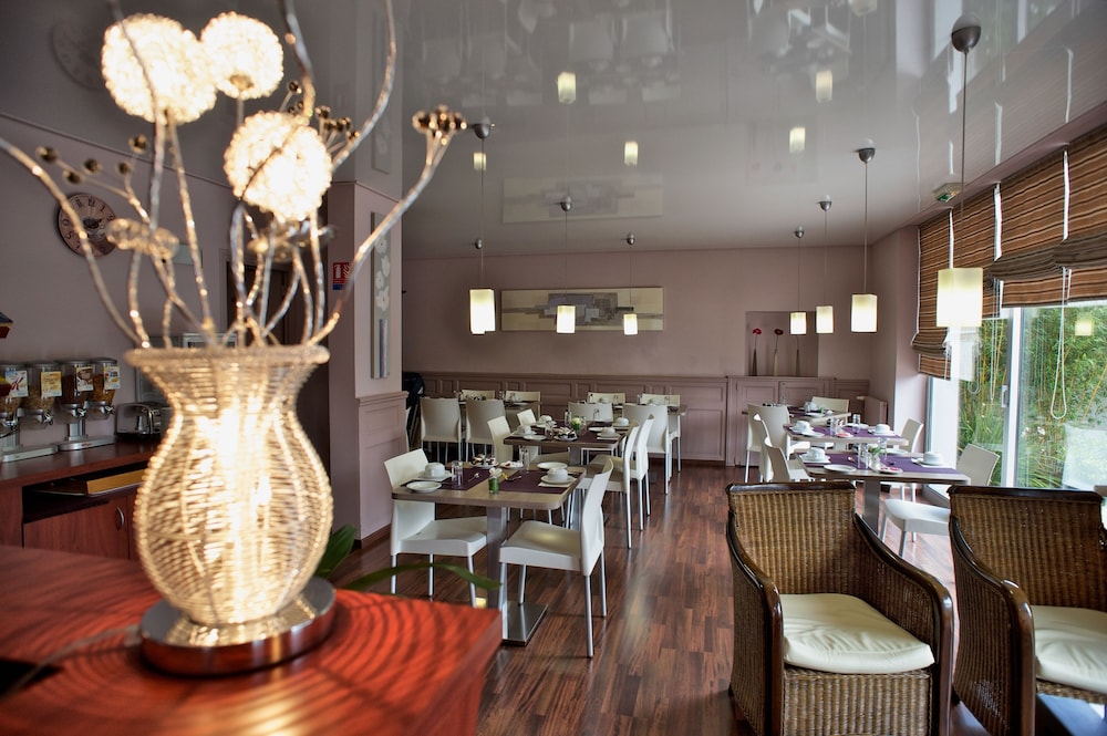 Brit Hotel Le Surcouf 40/42