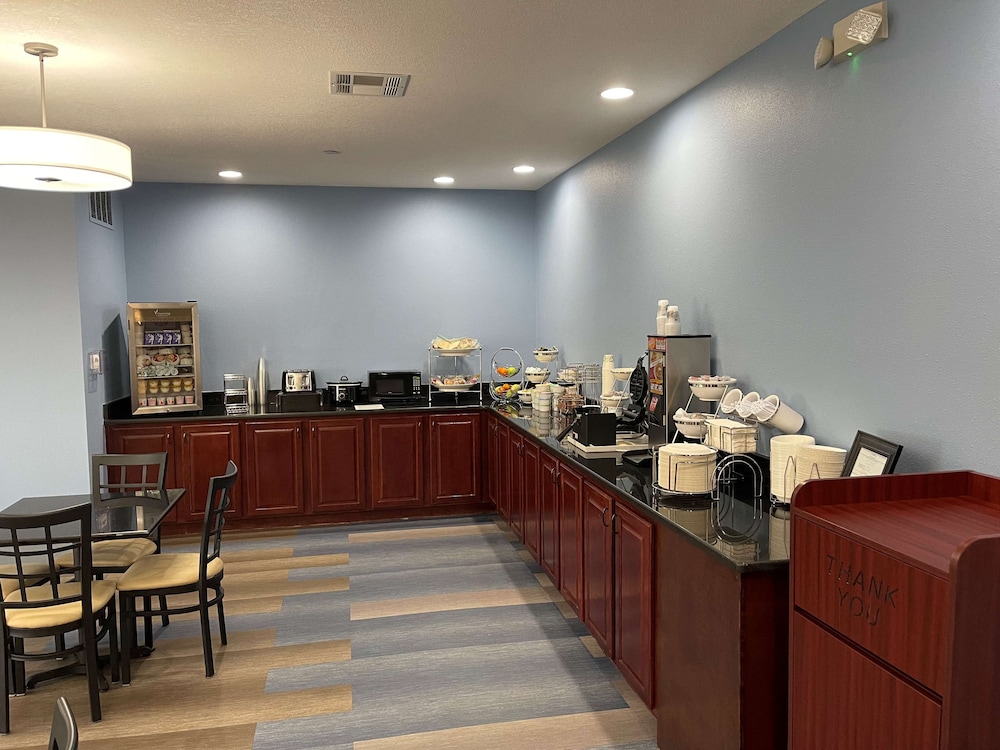 Best Western Coffeyville Central Business District Inn and Suites 57/59