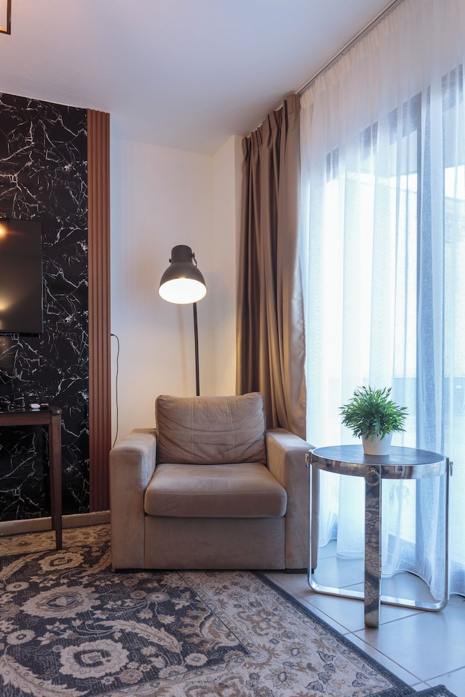 Limani Comfort Rooms 33/49