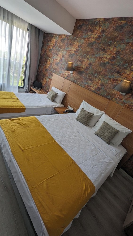 Ramona Hotel 16/45