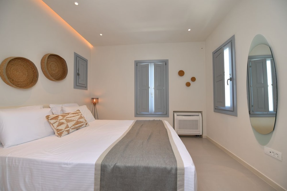 1 BEDROOM, SUPERIOR, SUITE, SEA VIEW, HOT TUB