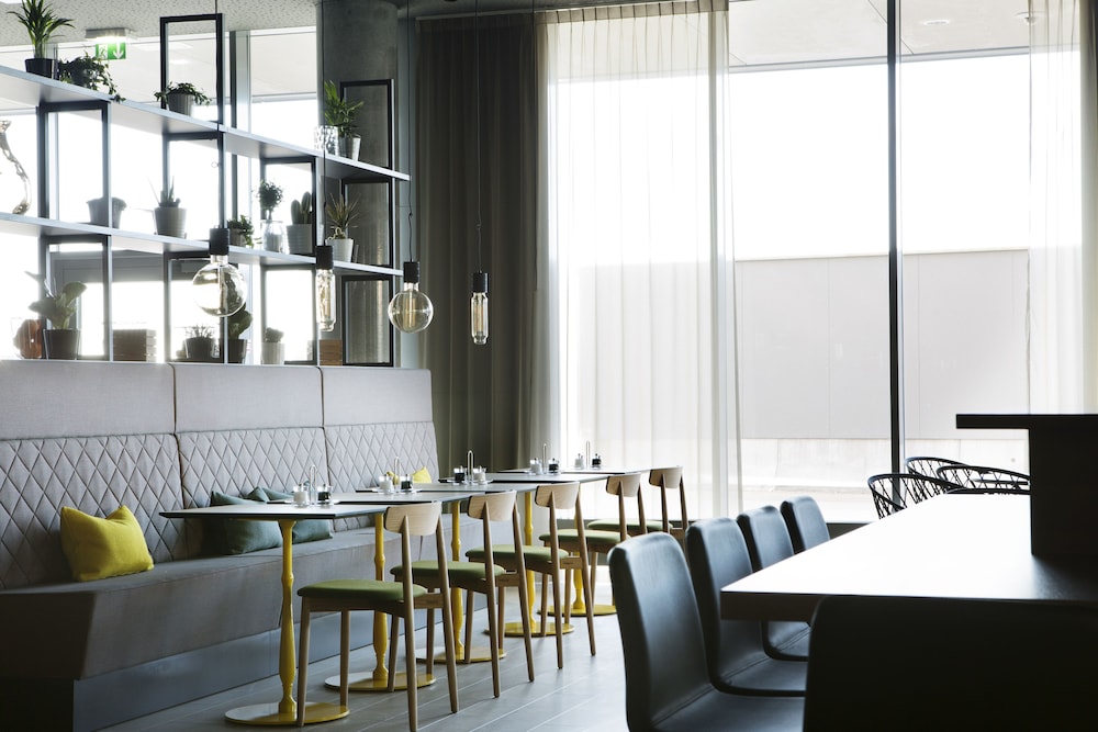 restaurant-cafeteria