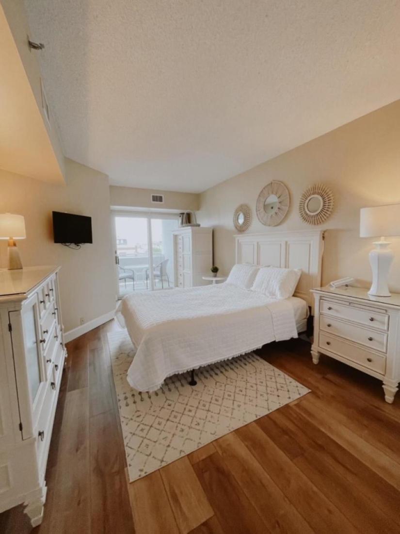 Watson's Regency Suites 13/50
