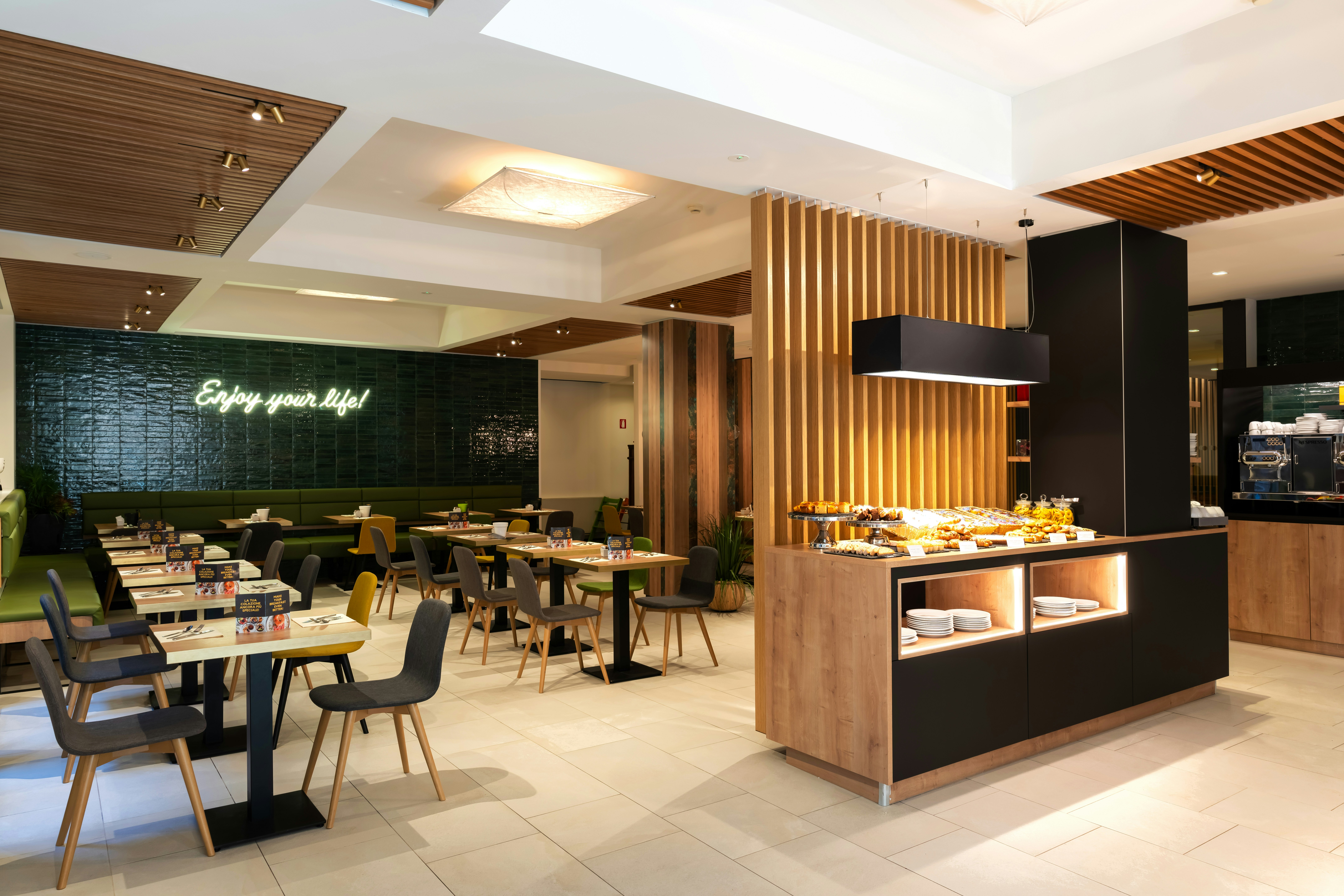 ELITE HOTEL RESIDENCE 54/69