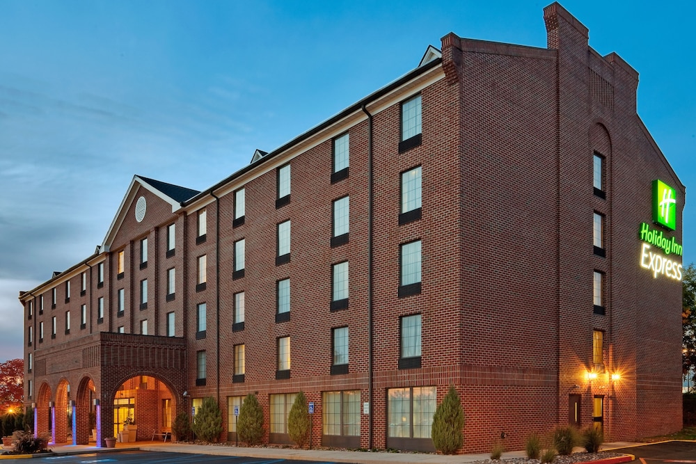 Holiday Inn Express Harrisburg East 2/71
