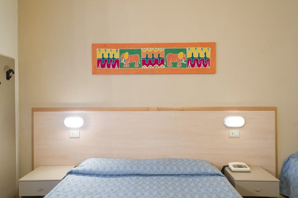Hotel Moderno 7/24
