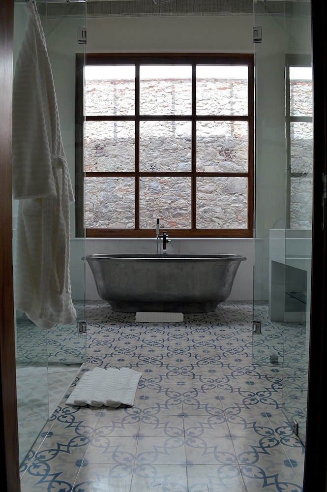 Hotel Casa Blanca 7 42/68