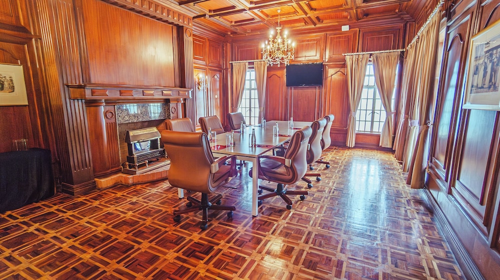Muthu Sovereign Suites and Spa, Nairobi, Kenya 41/49