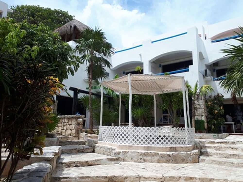 Pelicano Inn 4/67