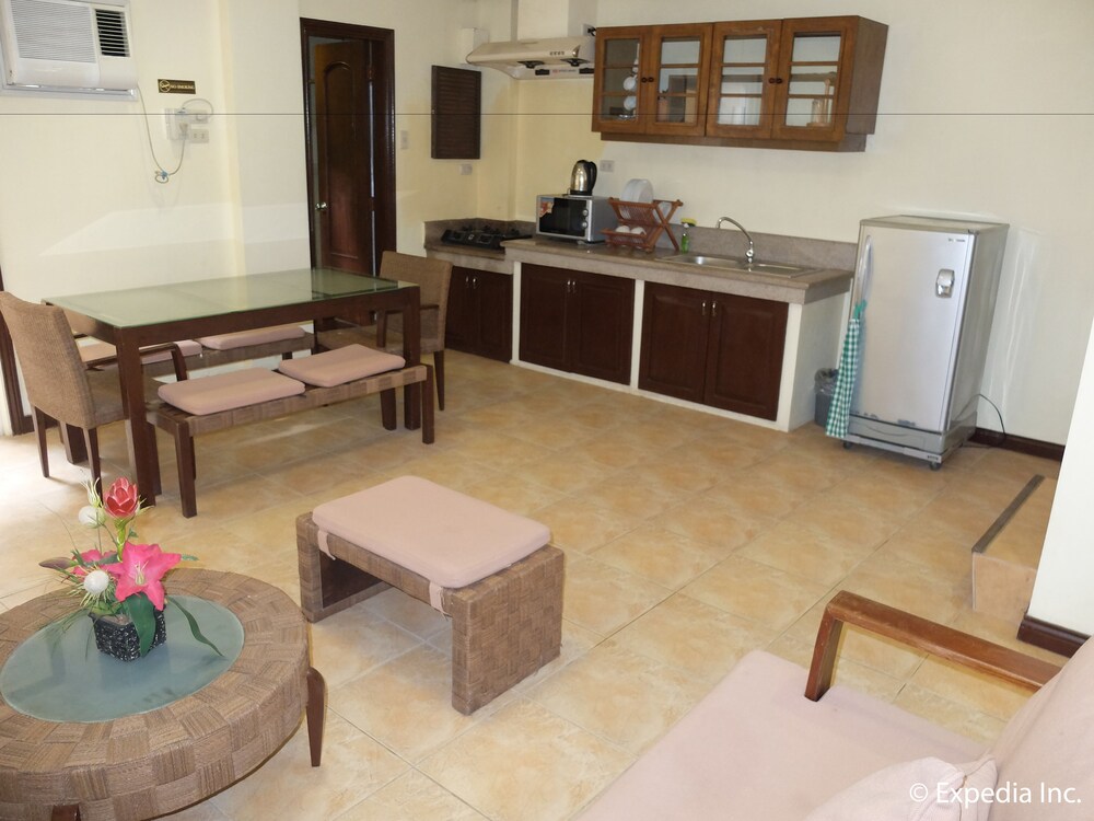 Sheridan Villas Boracay 20/25