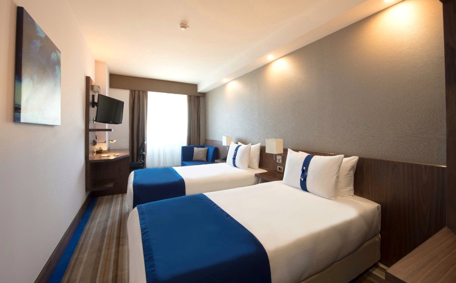 STANDARD, TWIN BEDS, SMOKING
