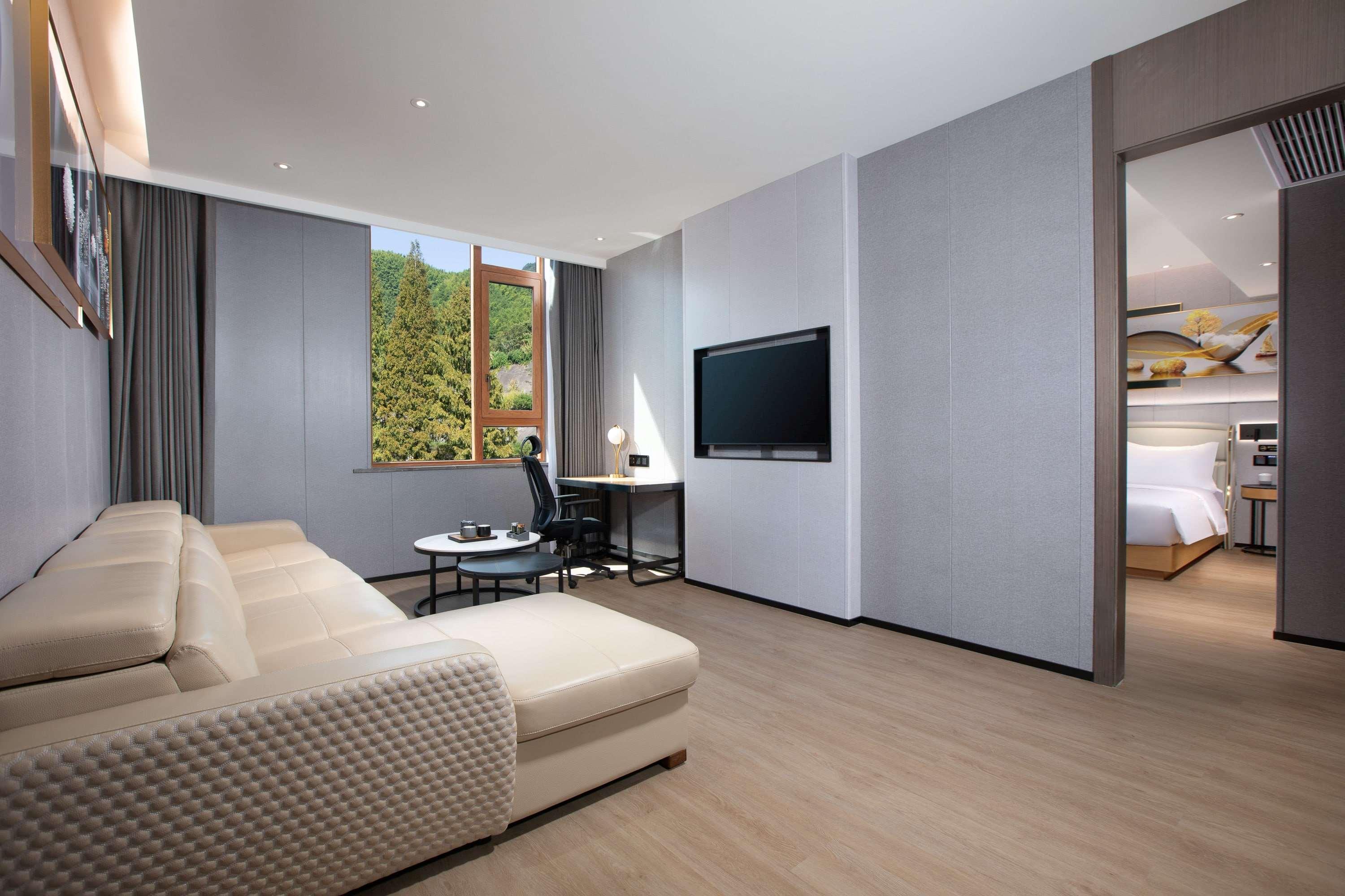 Microtel by Wyndham Huangshan Tangkou 27/43