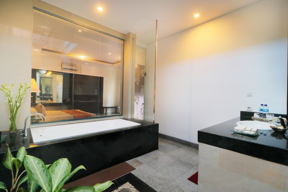 Heliconia Villa 55/77