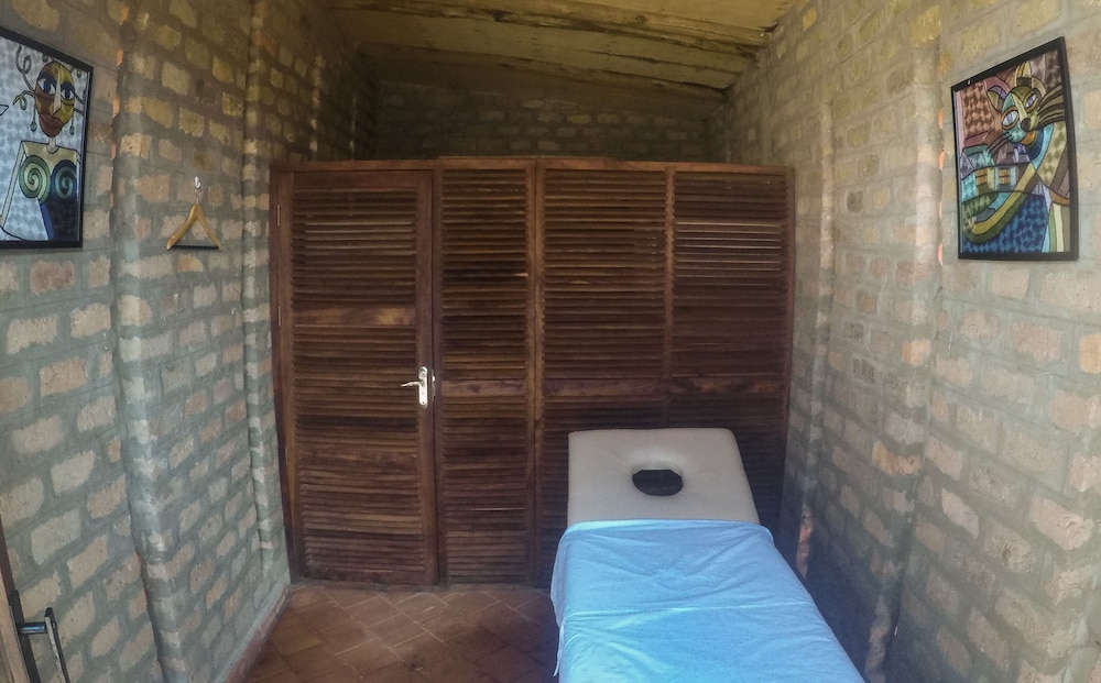 Buvi Lodge 11/50