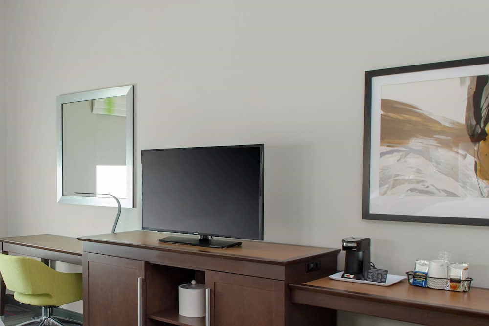 Hampton Inn And Suites Columbus Scioto Downs 32/40