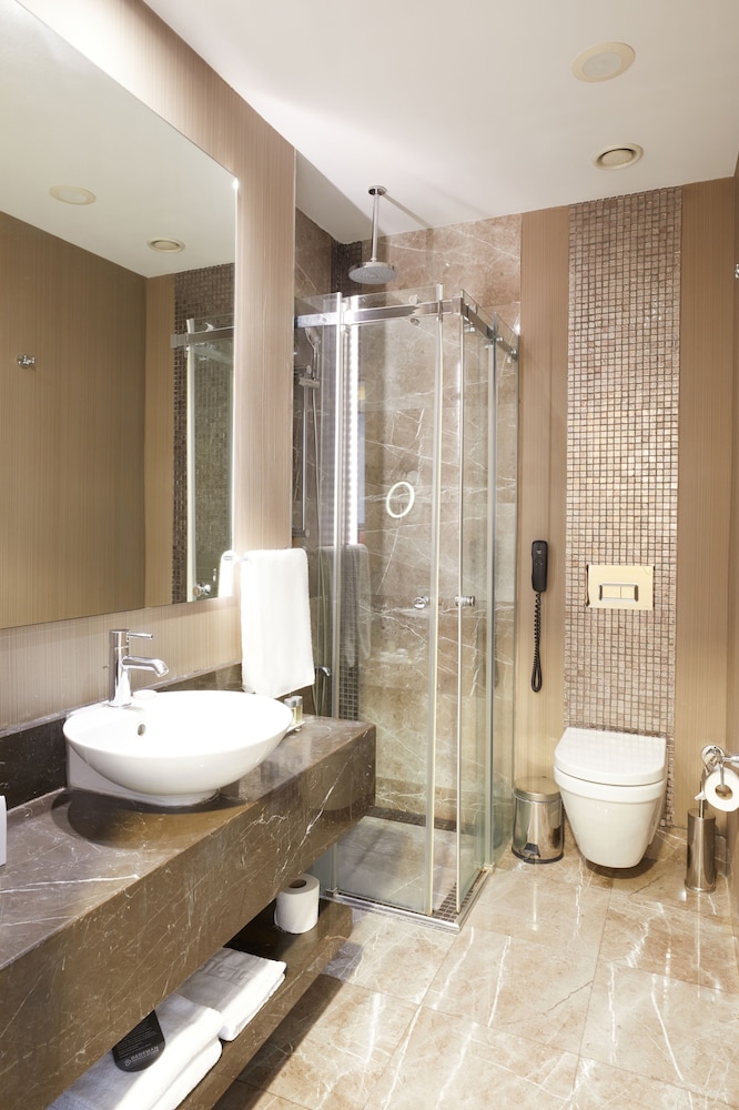 1 BEDROOM, SUPERIOR, TWIN BEDS, CITY VIEW