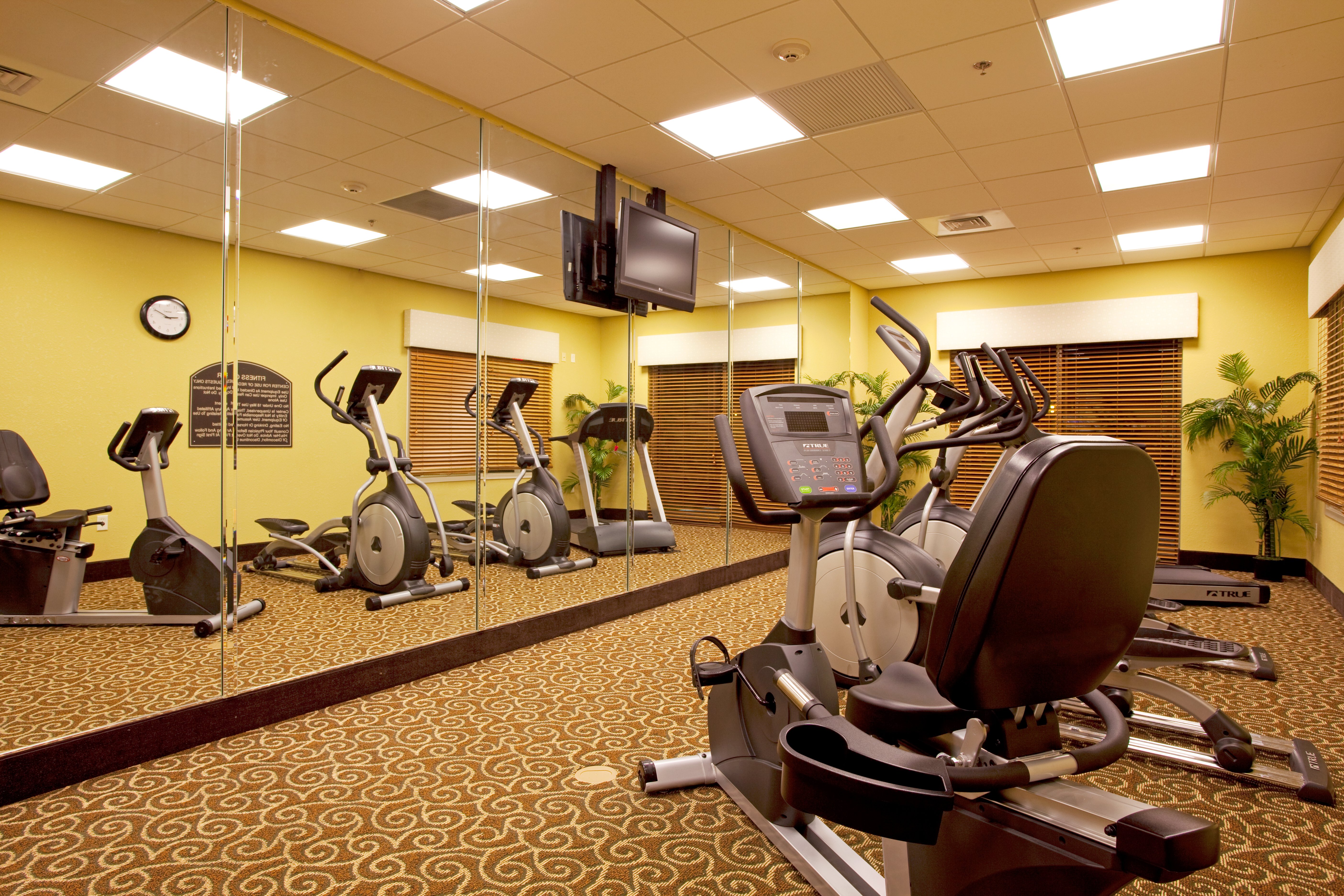 Holiday Inn Express Hotel & Suites Chaffee - Jacksonville West 37/49