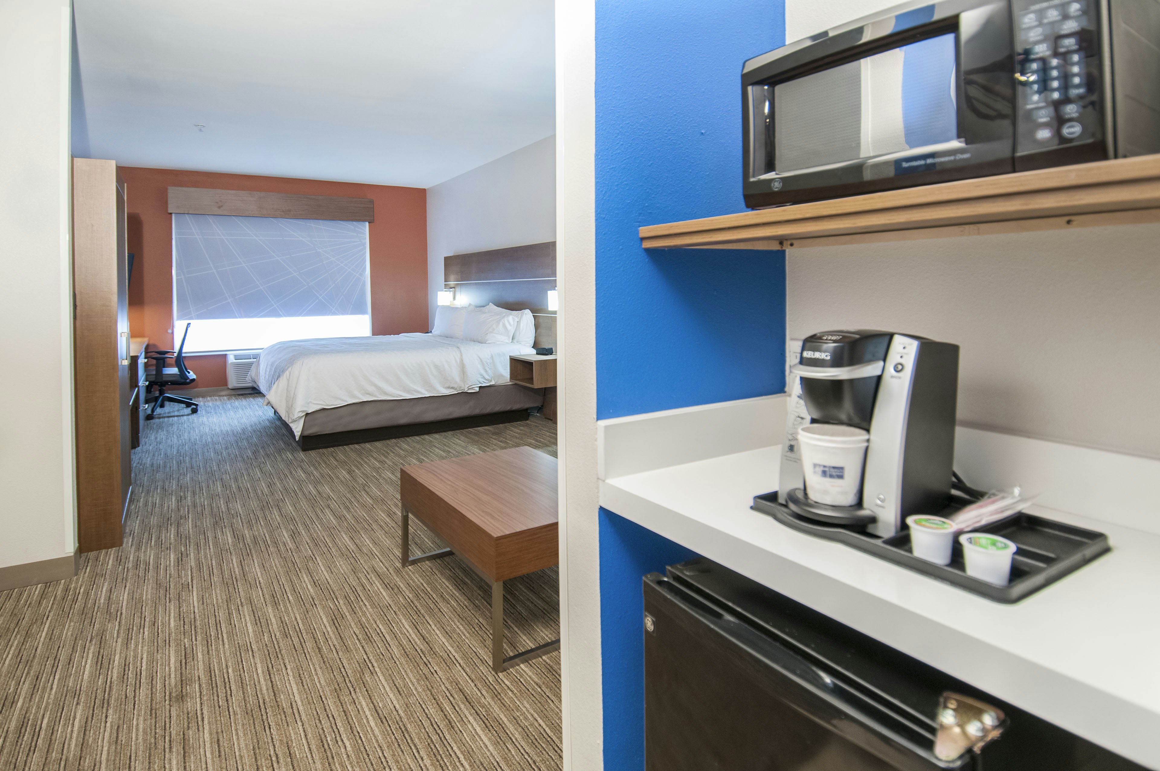 Holiday Inn Express Hotel and Suites Biloxi- Ocean Springs 40/44