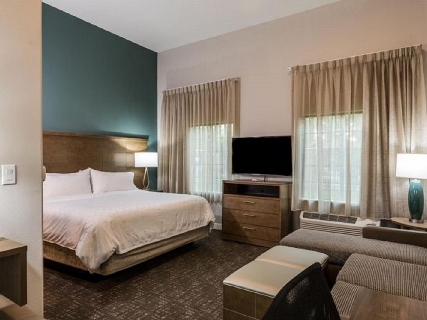 Studio, King Bed, Accessible, Staybridge Suites Houston East - Baytown 7/10