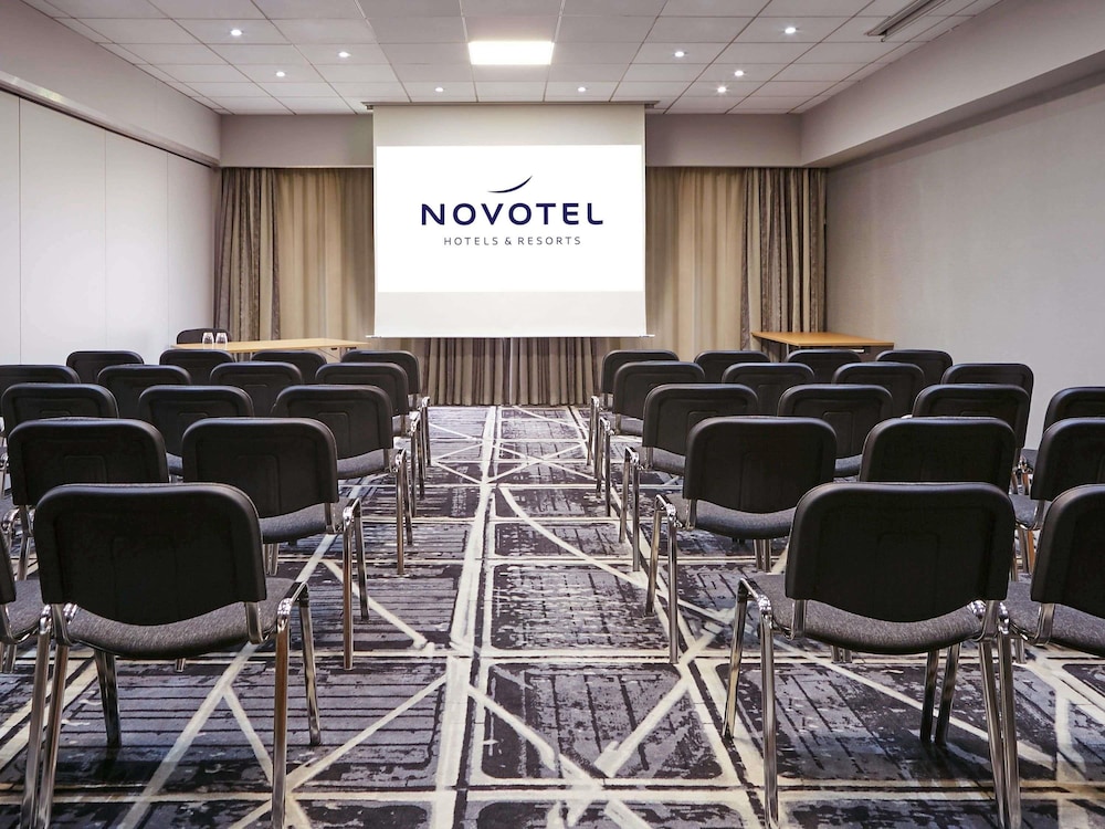 NOVOTEL MANCHESTER WEST 32/48