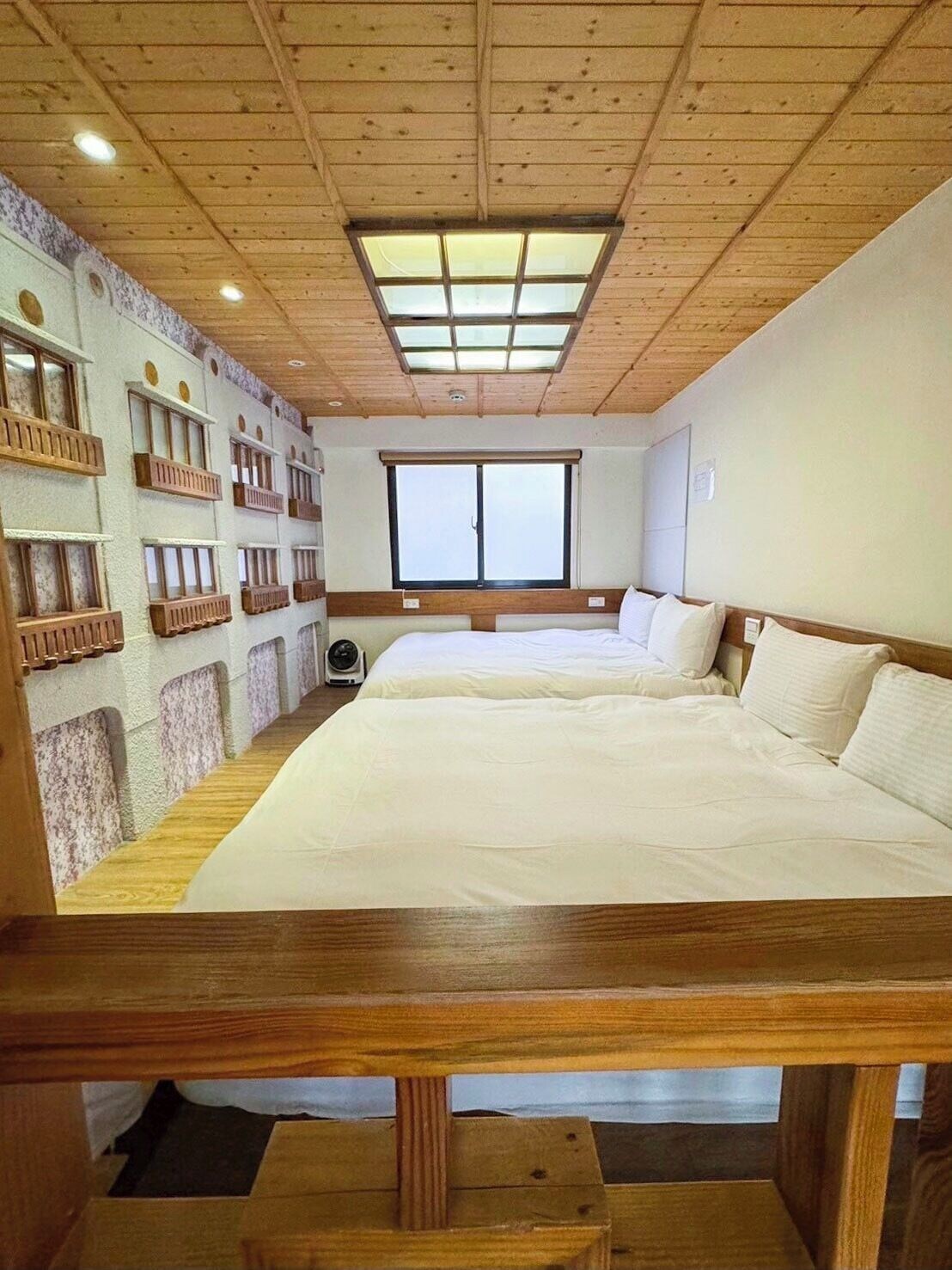 ROOM, QUADRUPLE