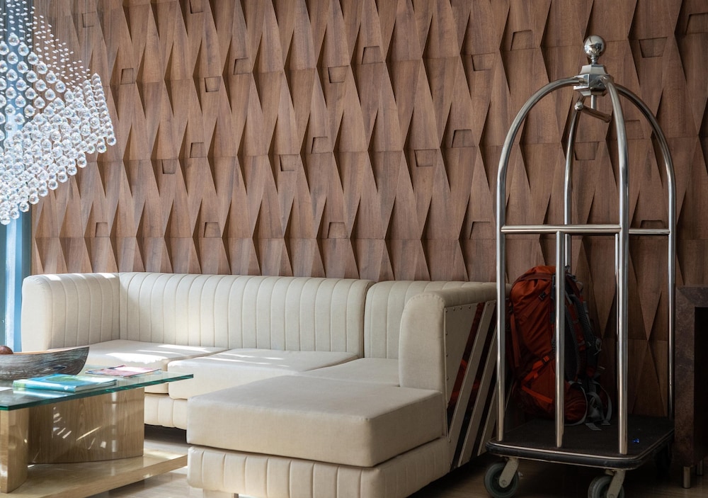 Perla Suite Hotel 55/64